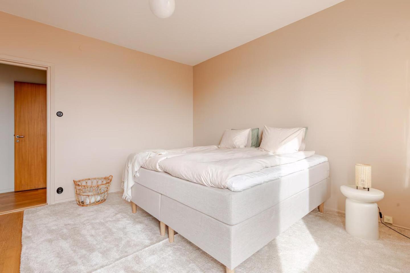 180 Sqm 5br With Stunning View In Oestermalm Lägenhet
